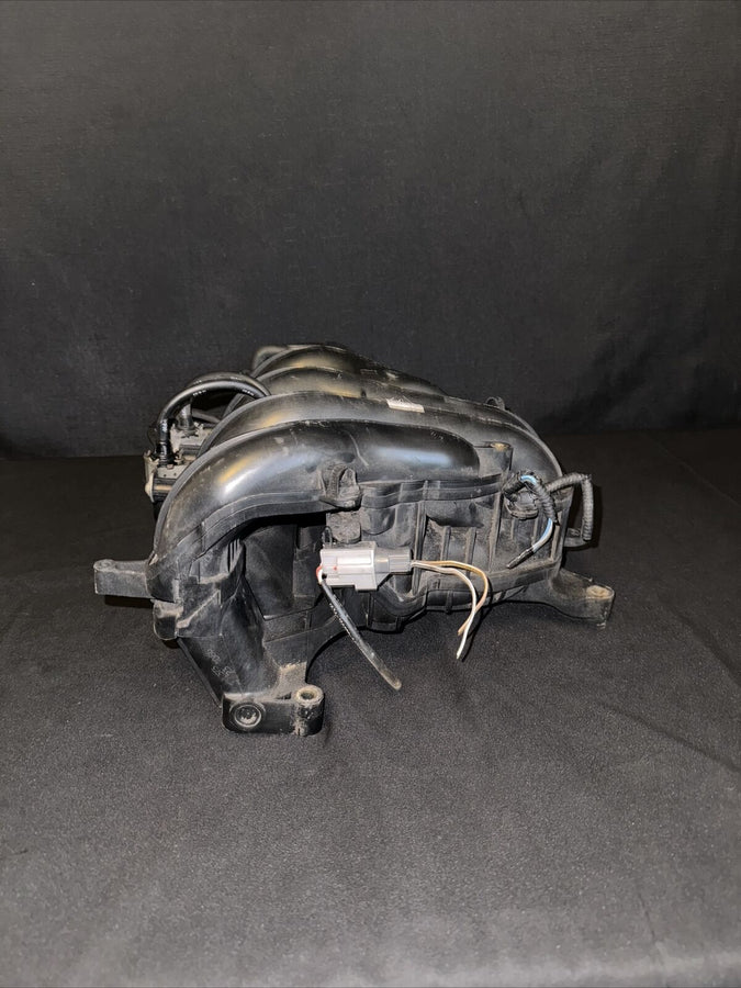 Mazda 3 Intake Manifold/Throttle Body 2.3L OEM (L37313100E) (2004-2009)