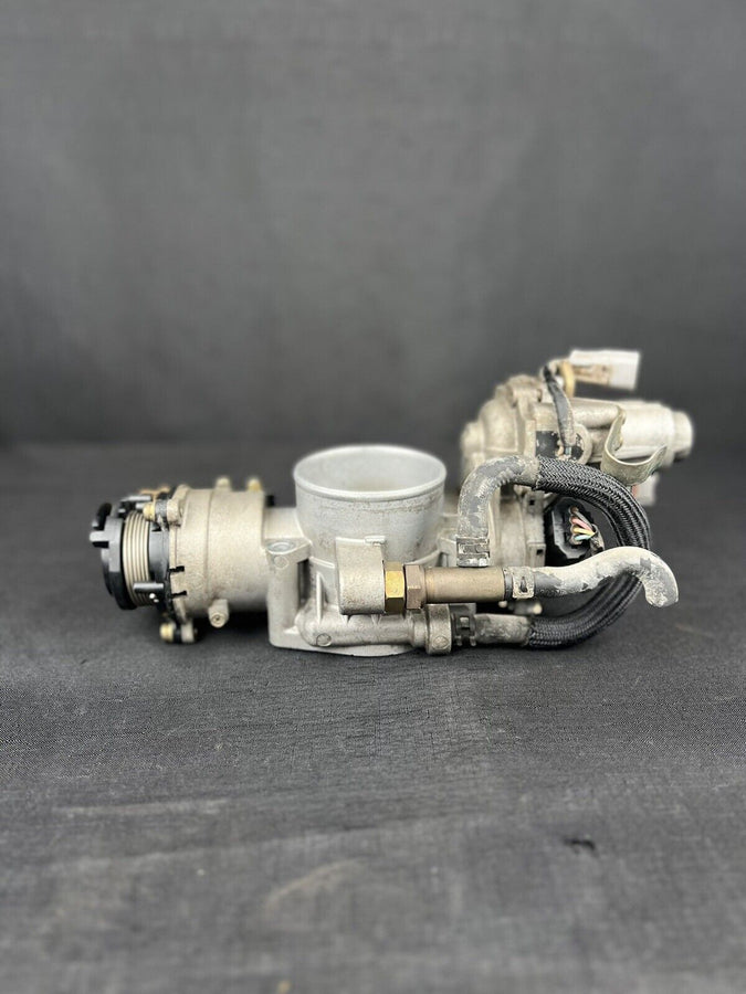 ToyotaTundra Throttle Body Assembly 4.7L 22030-50142 2000-2002