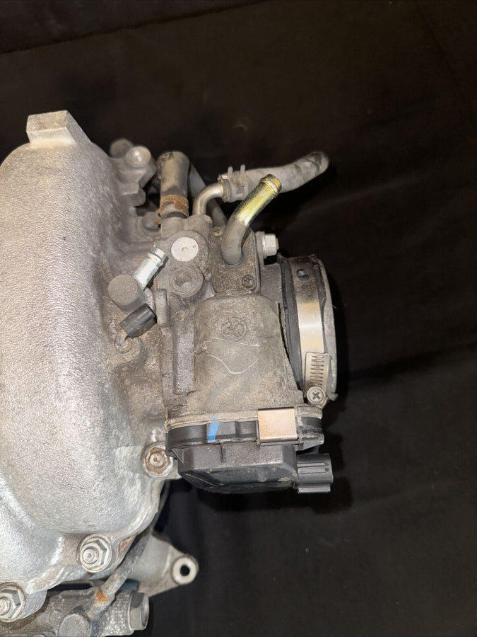 Toyota Tundra  Intake Manifold W TB & Fuel Rail INJ 4.7L 02-05 OEM  22030-50170