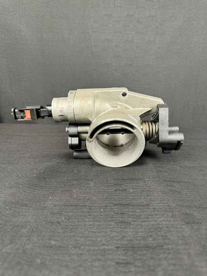 Dodge Durango Throttle Body 3.7L 53013557AD OEM 2005-2006