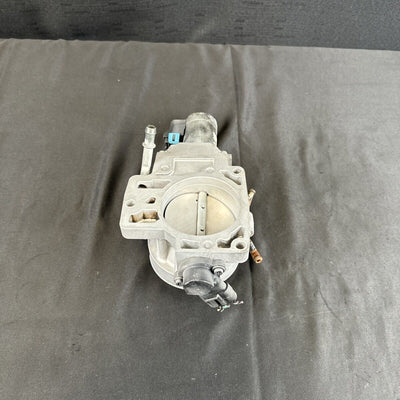 GMC Sierra 2500 6.0L Throttle Body 2000-2001 OEM 17098019