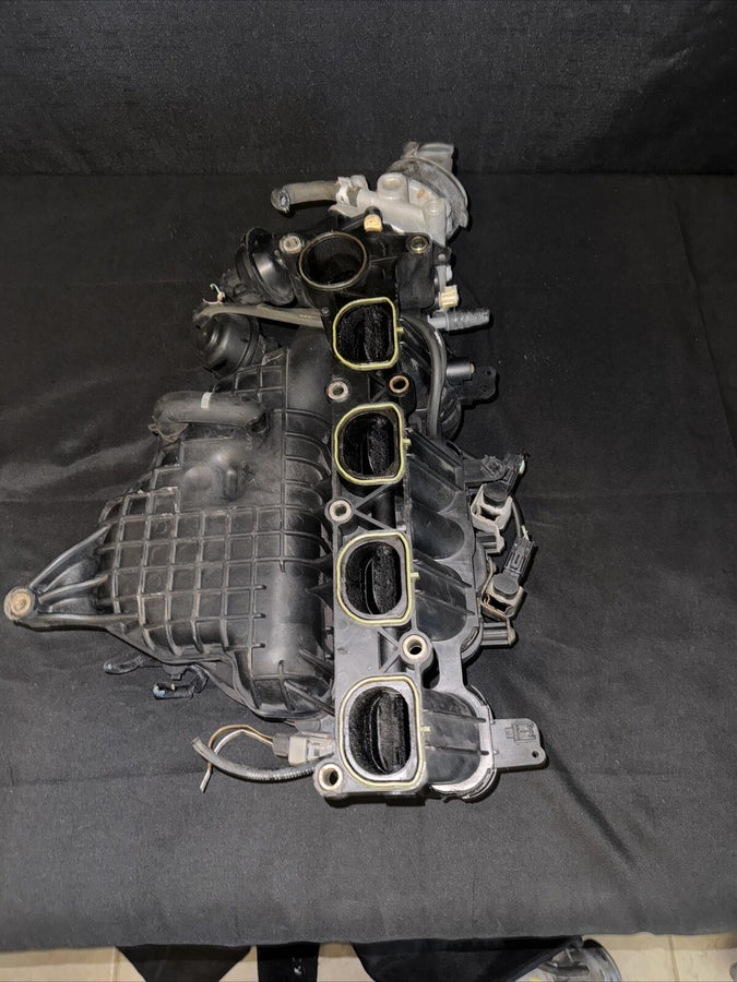 Mazda 3 Intake Manifold/Throttle Body 2.3L OEM (L37313100E) (2004-2009)