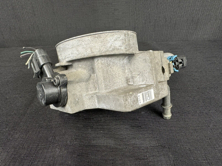 Chevrolet Suburban 1500 5.3L V8 Throttle Body OEM 17098019 2000-2002