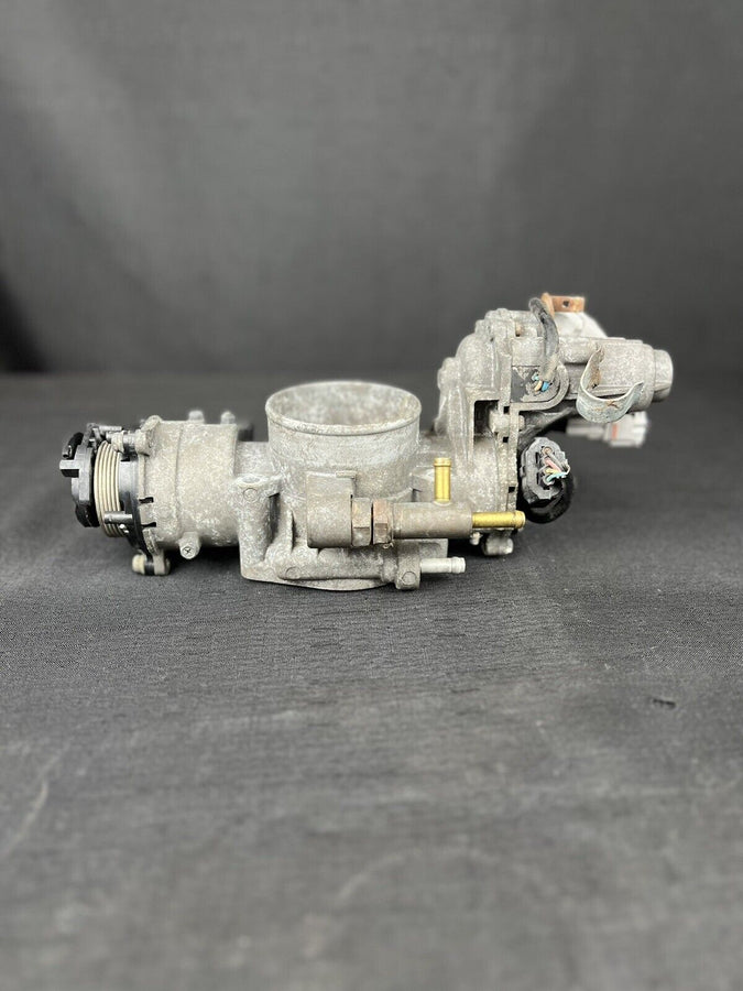 Toyota Sequoia Throttle Body Assembly 4.7L 22030-50142 2001-2002
