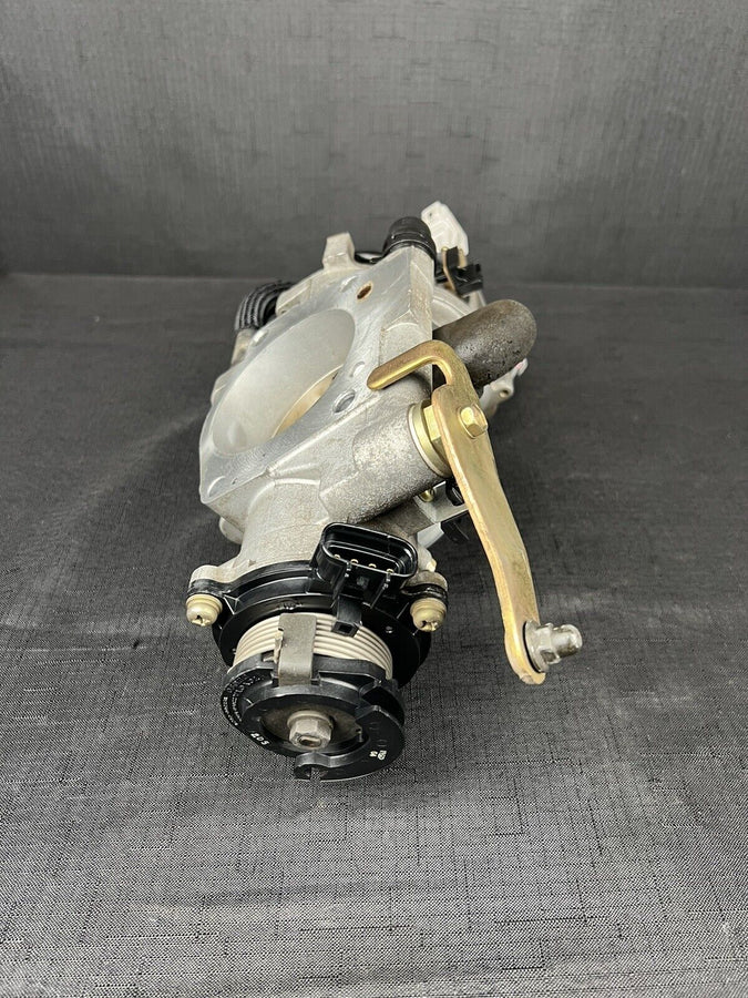 ToyotaTundra Throttle Body Assembly 4.7L 22030-50142 2000-2002