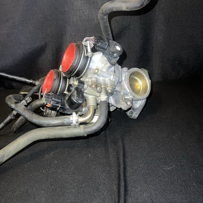 Toyota Avalon 3.0L Throttle Body 2000-2004 OEM 22210-0A110