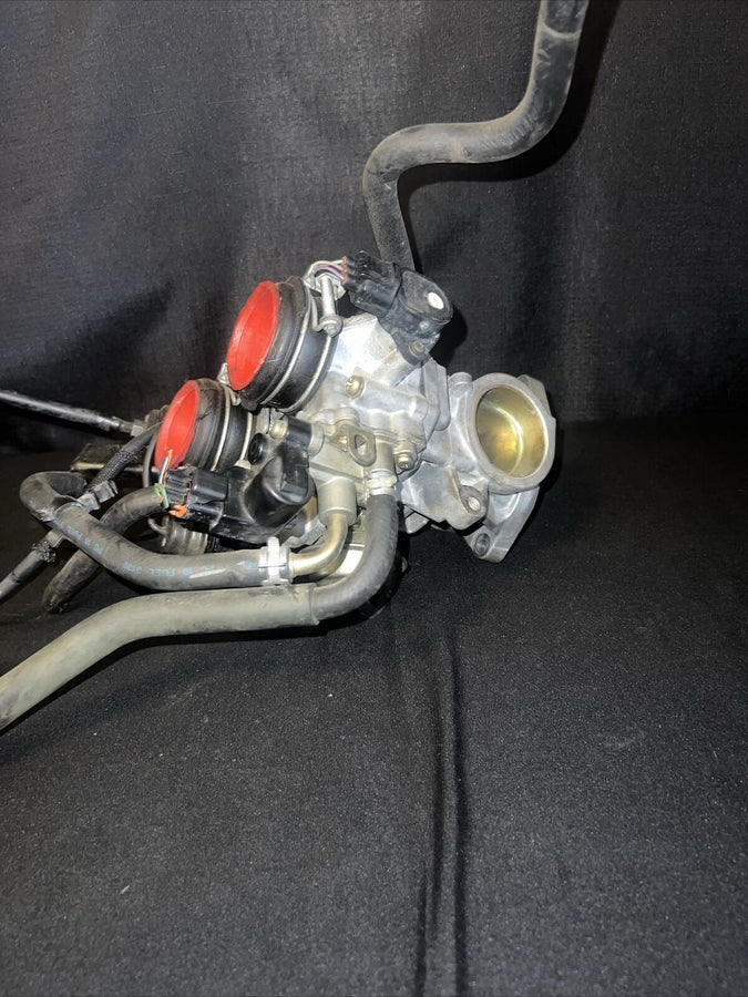 Toyota Avalon 3.0L Throttle Body 2000-2004 OEM 22210-0A110