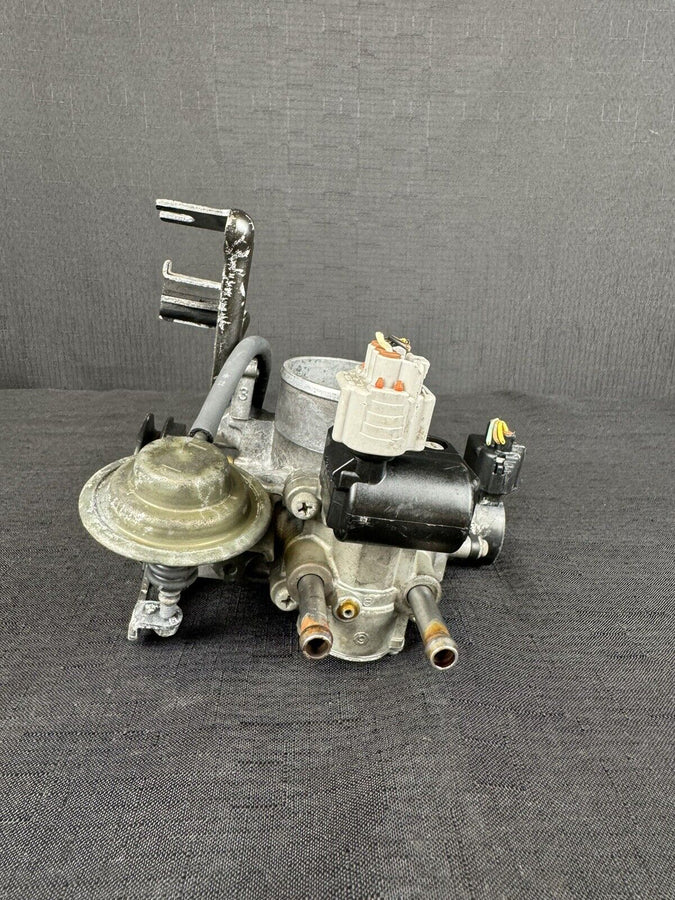 Toyota Camry Throttle Body 2.2L OEM 22210-7A360 1999-2001
