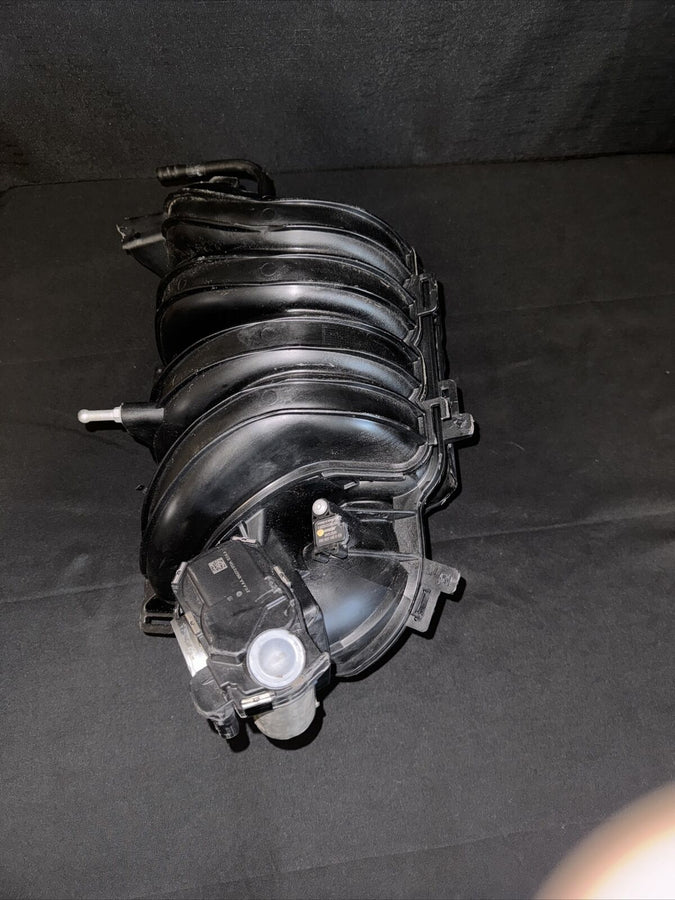 GM Chevrolet Impala Intake Manifold Assembly 2.5L OEM (12639885) (2014-2019)