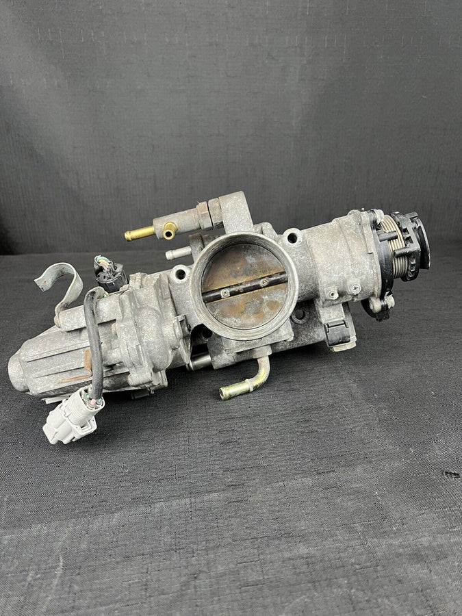 Toyota Sequoia Throttle Body Assembly 4.7L 22030-50142 2001-2002