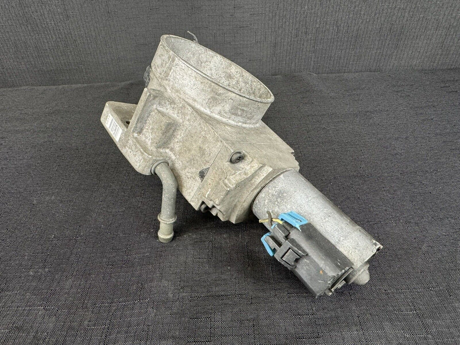 Chevrolet Suburban 1500 5.3L V8 Throttle Body OEM 17098019 2000-2002