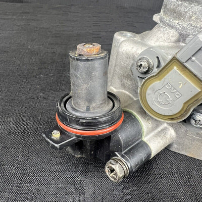 Kia Optima Throttle Body 2.7L 35100-37320 OEM 2001-2006