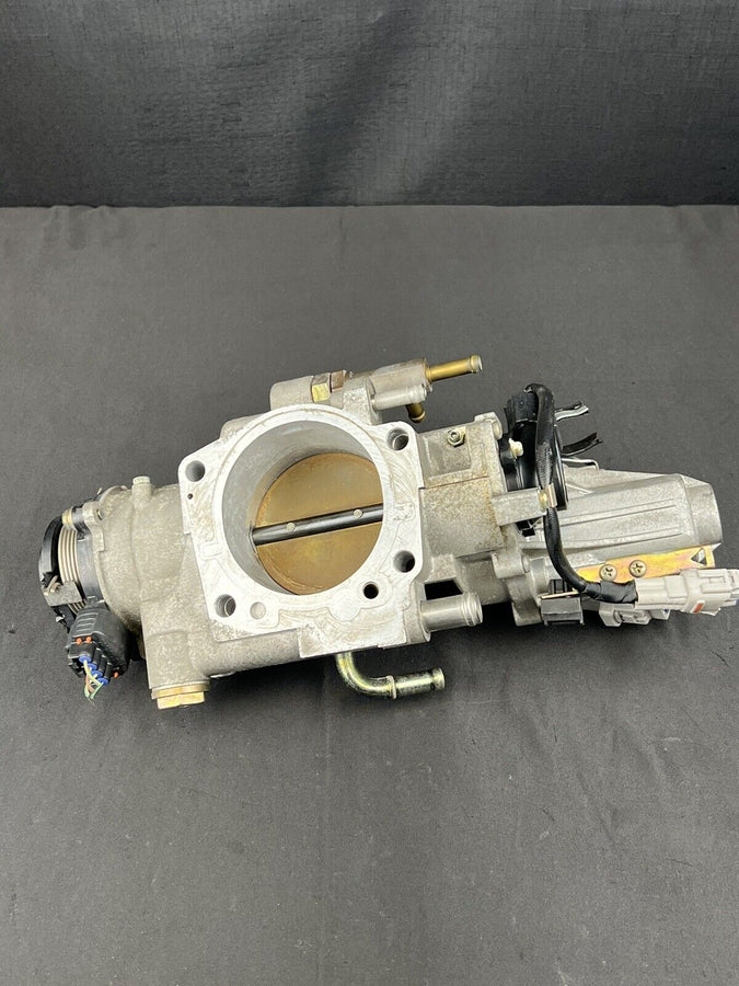 Toyota Sequoia Tundra 4.7L Fuel Throttle Body 22030-50142 1998-2002