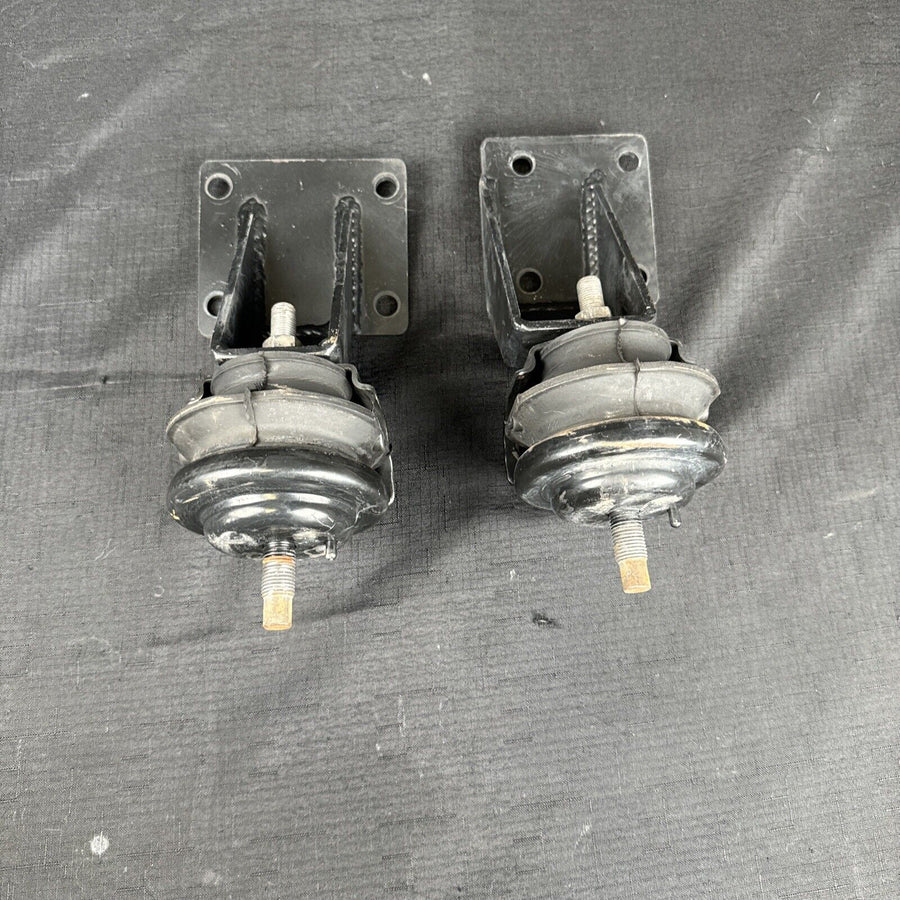 Toyota Supra MK3 1JZ 2JZ Swapped Engine Engine Mount Bracket with Mounts