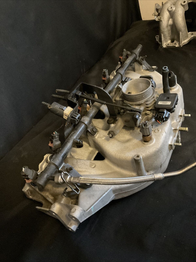Jeep 4.0L Intake Manifold Assembly 04854036AB 1996-2006