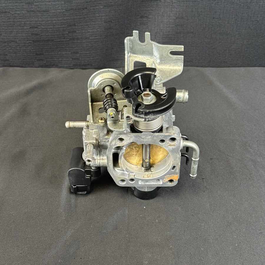 Toyota Tacoma Throttle Body  2.7L & 2.4L 00-04 (22210-75250) 4 Runner AT