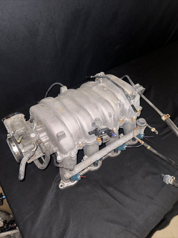 Toyota Tundra  Intake Manifold W TB & Fuel Rail INJ 4.7L 02-05 OEM  22030-50170