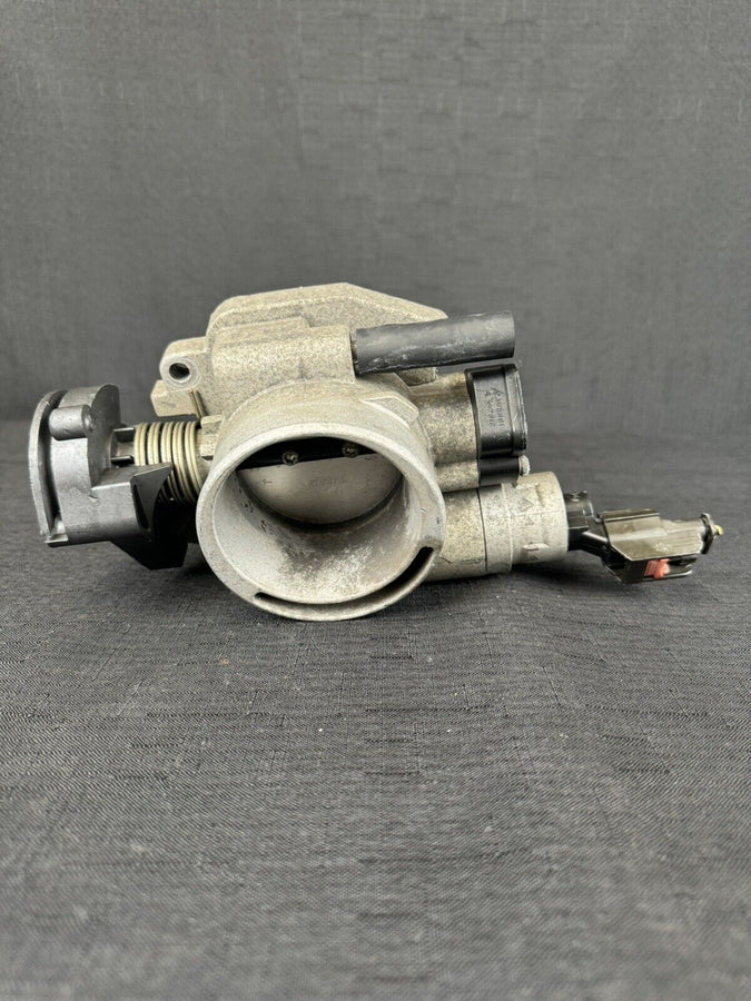 Dodge Durango Throttle Body 3.7L 53013557AD OEM 2005-2006