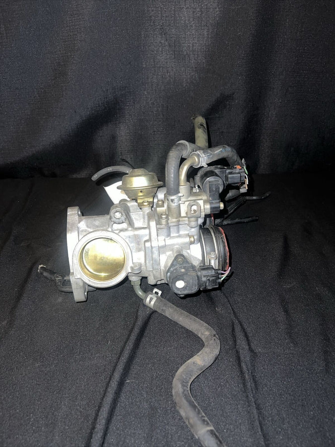 Toyota Avalon 3.0L Throttle Body 2000-2004 OEM 22210-0A110