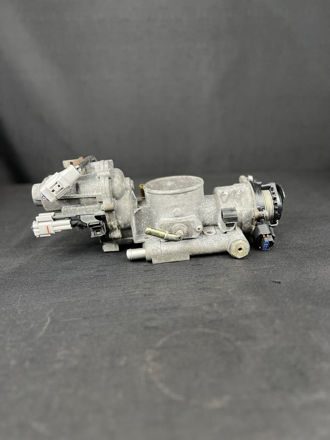 Toyota Sequoia Throttle Body Assembly 4.7L 22030-50142 2001-2002