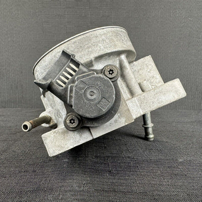 Chevrolet Tahoe 4.8L V8 Throttle Body OEM 17098019 2000-2002