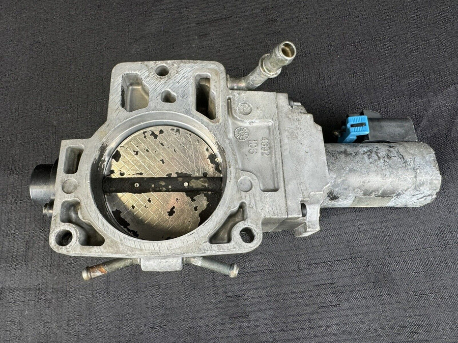 Chevrolet Tahoe 4.8L V8 Throttle Body OEM 17098019 2000-2002