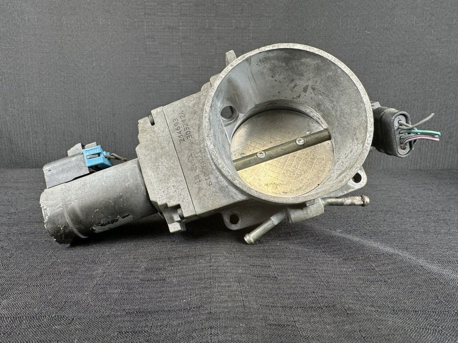 Chevrolet Suburban 1500 5.3L V8 Throttle Body OEM 17098019 2000-2002