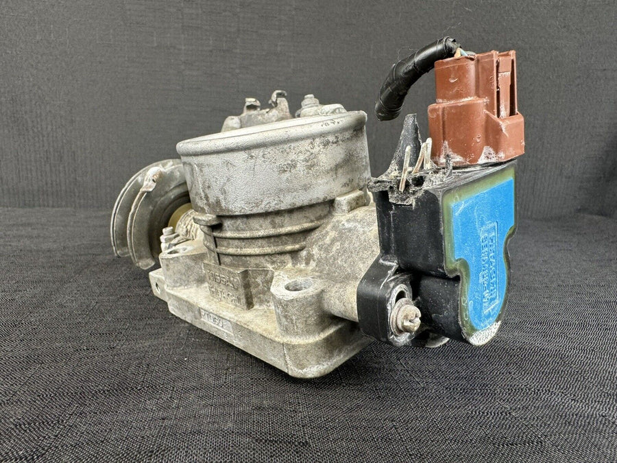 Nissan Frontier Throttle Body 3.3L 16118-4S111 OEM 1999-2000, 2002-2004