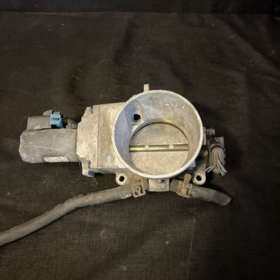 GMC Sierra 2500 6.0L Throttle Body 2000-2001 OEM 17098019
