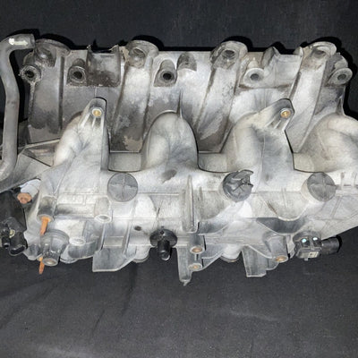 GMC Sierra 1500 Intake Manifold 5.3L V8 OEM (25321788) (01-05)