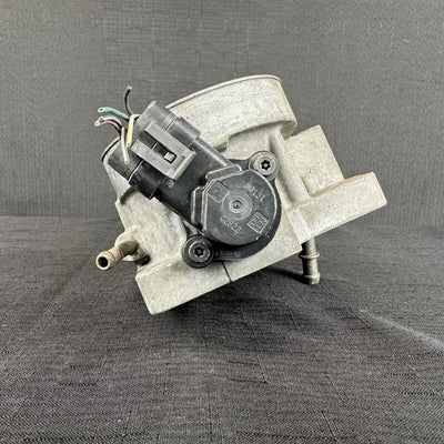 Chevrolet Suburban 1500 5.3L V8 Throttle Body OEM 17098019 2000-2002