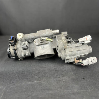 Toyota Sequoia Throttle Body Assembly 4.7L 22030-50142 2001-2002