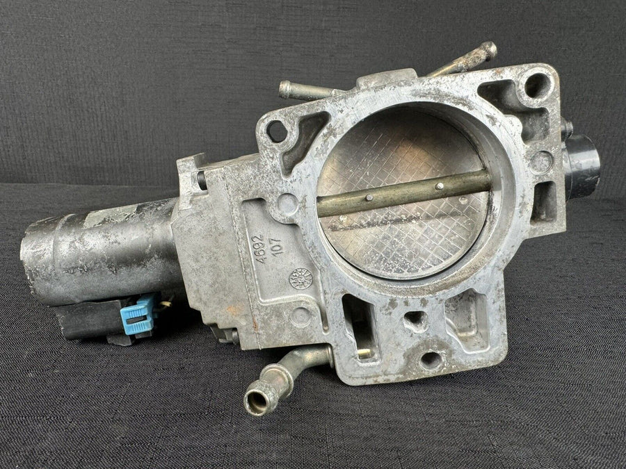 Chevrolet Suburban 1500 5.3L V8 Throttle Body OEM 17098019 2000-2002