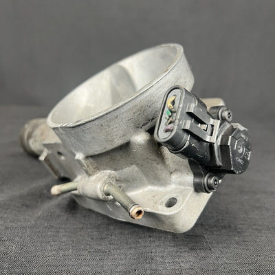 GMC Yukon 5.3L Throttle Body 2000-2002 OEM 17098019