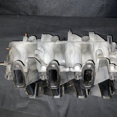 GMC Sierra 1500 Intake Manifold 5.3L V8 OEM (25321788) (01-05)