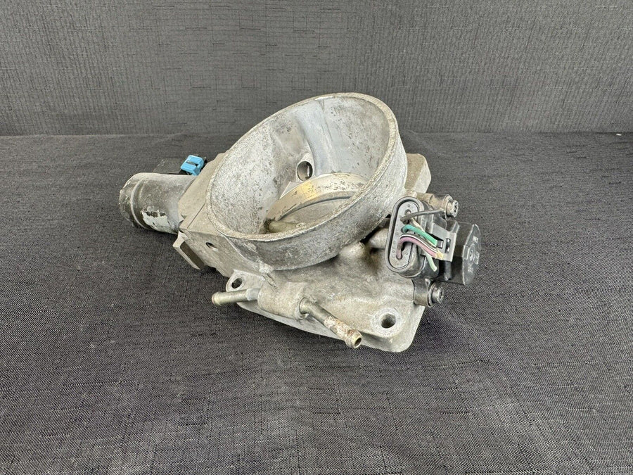 Chevrolet Suburban 1500 5.3L V8 Throttle Body OEM 17098019 2000-2002