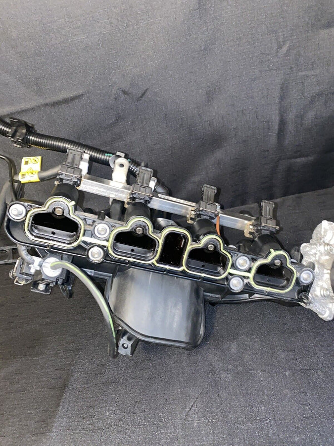 Chevy Sonic Intake Manifold Complete 55581014 Oem  2013-2018