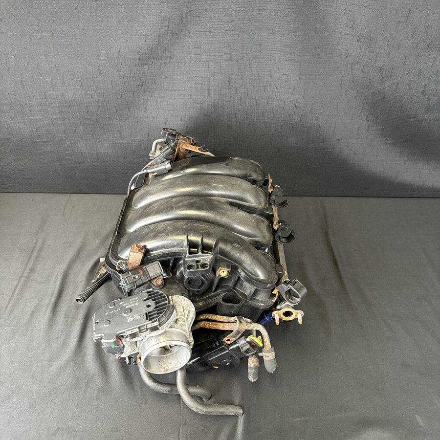 Hyundai Santa Fe 2.4L Intake Manifold 283102g071 (2010-2012) W TB & Injectors