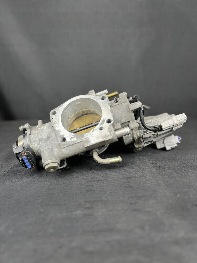Toyota Sequoia Throttle Body Assembly 4.7L 22030-50142 2001-2002