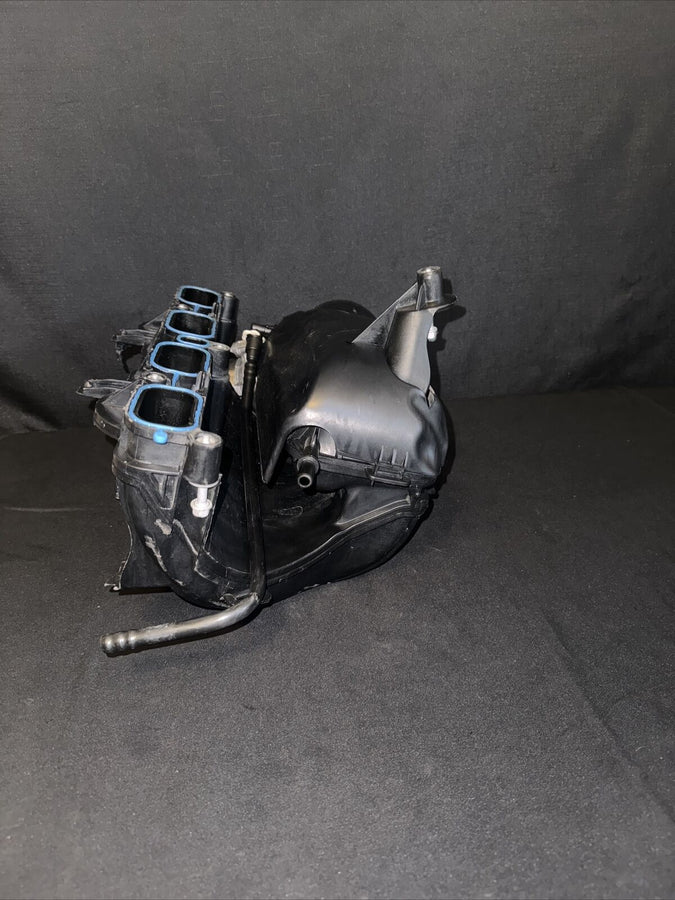 GM Chevrolet Impala Intake Manifold Assembly 2.5L OEM (12639885) (2014-2019)