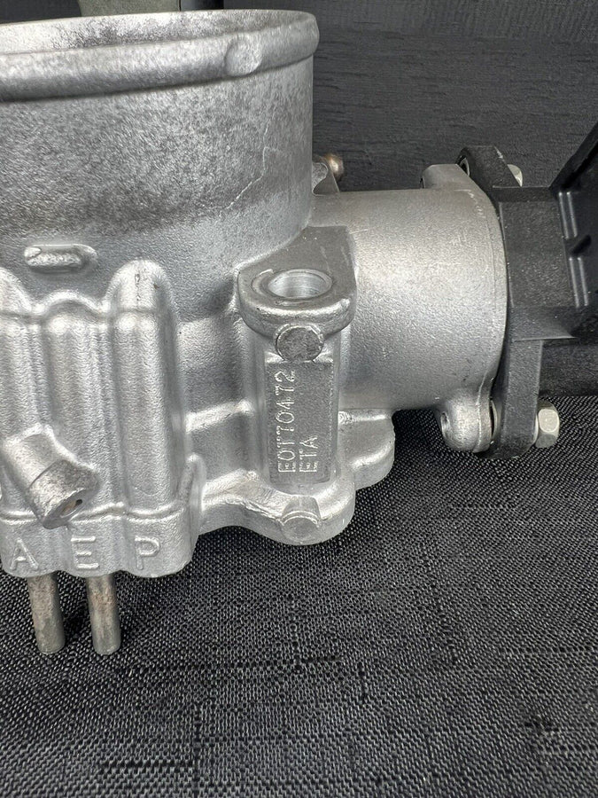 Hyundai Santa Fe Throttle Body 3.5L E0T70472 OEM 2003-2005