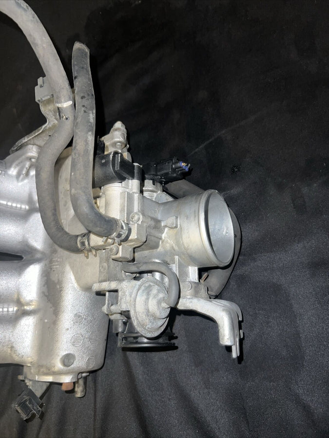 Toyota Tacoma Throttle Body 2.7L & 2.4L  00-04 (22210-75250) AT OE