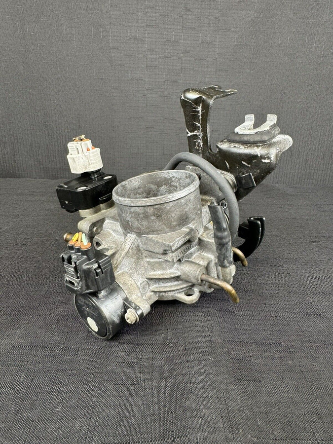 Toyota Camry Throttle Body 2.2L OEM 22210-7A360 1999-2001