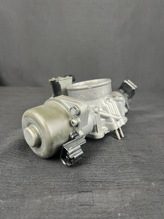 Hyundai Santa Fe Throttle Body 3.5L E0T70472 OEM 2003-2005