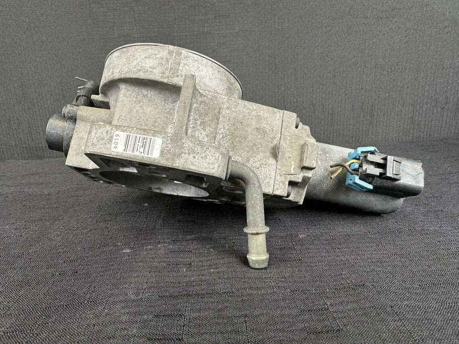 Chevrolet Suburban 1500 5.3L V8 Throttle Body OEM 17098019 2000-2002