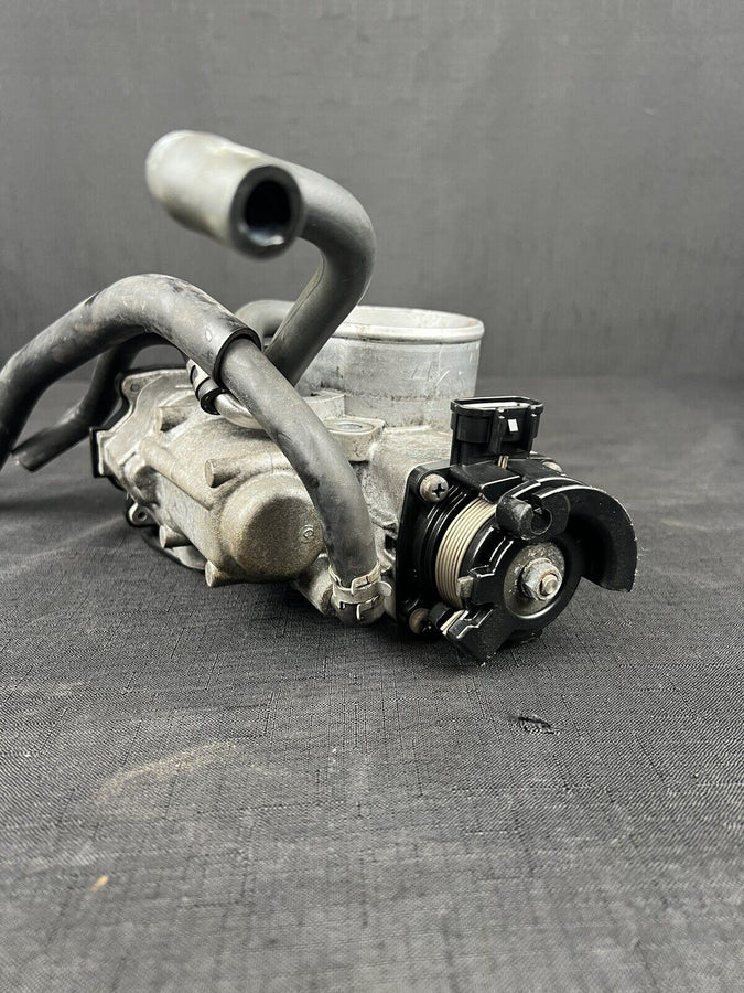 Toyota Tacoma 3.4l Throttle Body Assembly Oem 22030-62020 2001-2004