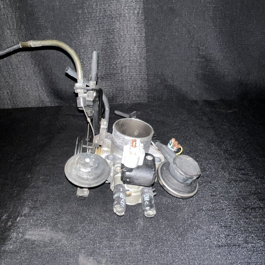 Toyota Camry Throttle Body 2.2L (22210-03060) OEM 1997-2000