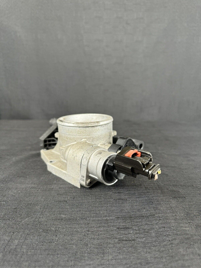 Dodge Durango Throttle Body 3.7L 53013557AD OEM 2005-2006