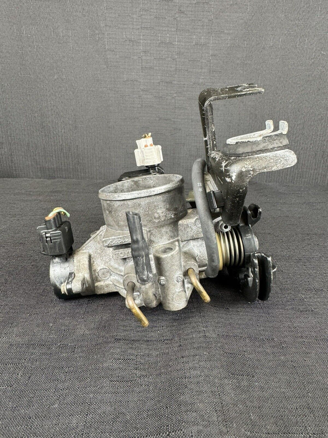 Toyota Camry Throttle Body 2.2L OEM 22210-7A360 1999-2001