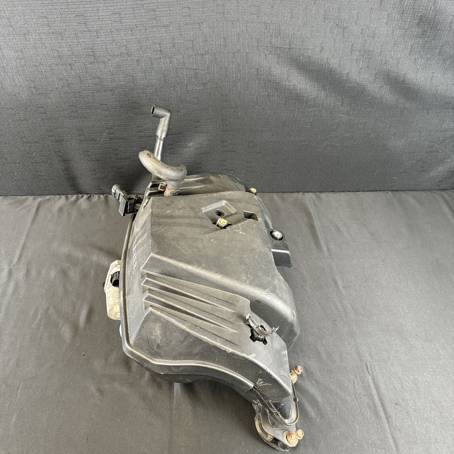 Hummer H3 Intake Manifold 3.5L/3.7L OEM 2006-2007